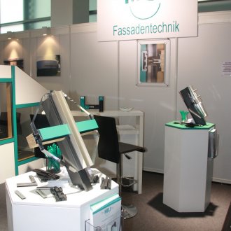 Fensterbau und Pfosten Riegel Konstruktionen am Stand der MBJ Fassadentechnik in der Frontale Nürnberg 
